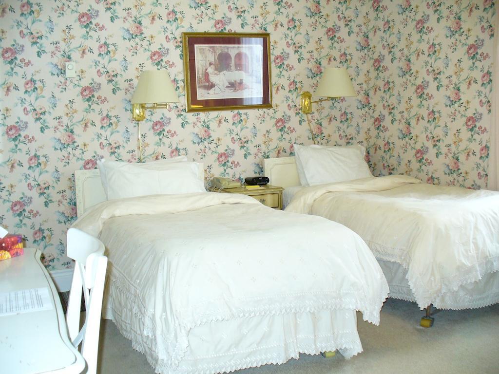 Albert House Inn Ottawa Room photo