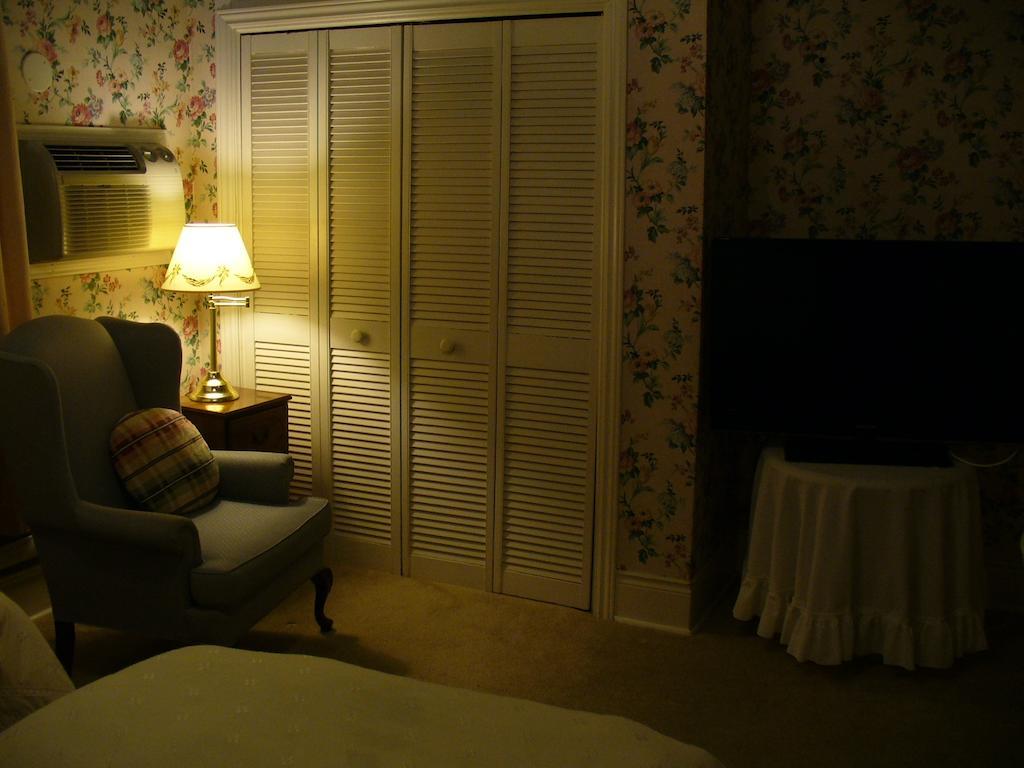 Albert House Inn Ottawa Room photo