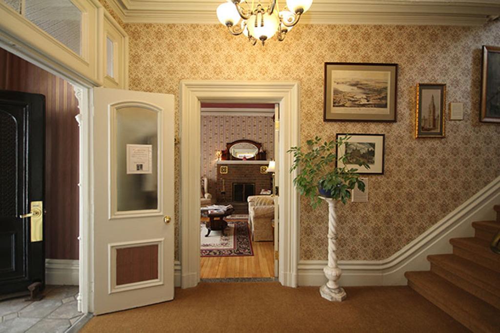 Albert House Inn Ottawa Exterior photo