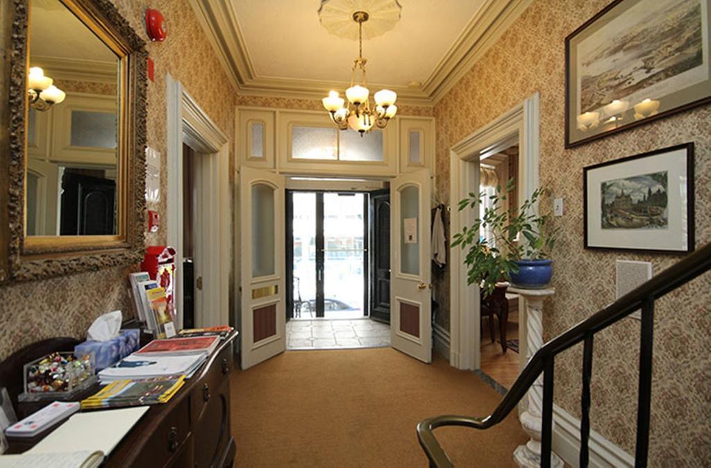 Albert House Inn Ottawa Exterior photo